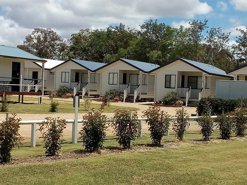 Wondai Accommodation Units And Villas Buitenkant foto