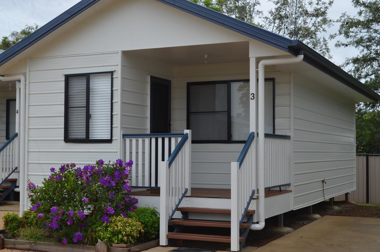 Wondai Accommodation Units And Villas Buitenkant foto