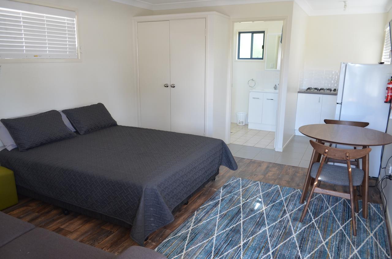 Wondai Accommodation Units And Villas Buitenkant foto